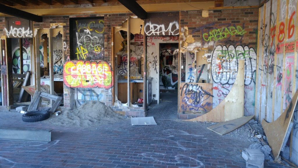 Abandoned creepypasta gas station